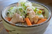 お肉屋さんの手作りモツ煮！！冬季限定の美味しさをどうぞ